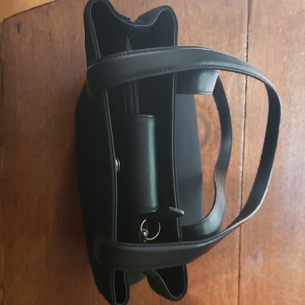 Elegant Black COACH  Tote Bag - Picture 3 of 8